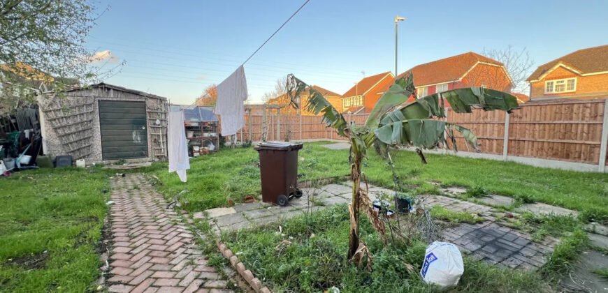 3 Bed room detached house to rent, Joyce Green Lane, Dartford DA1