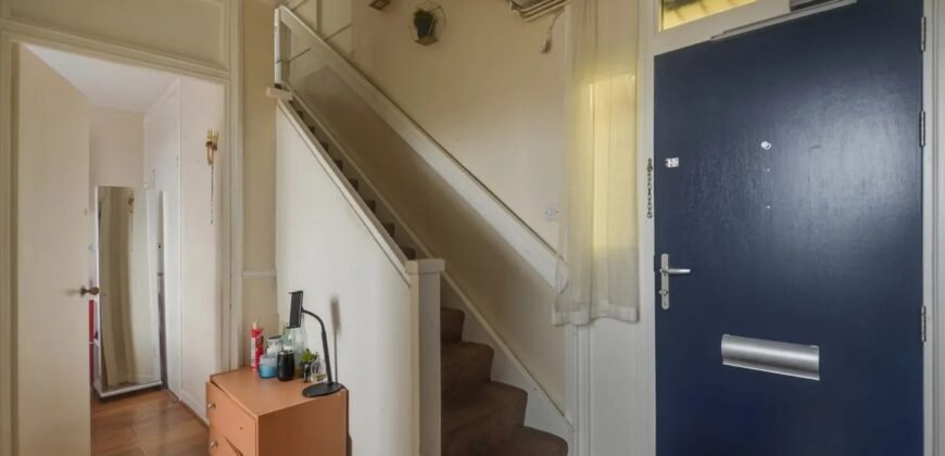 3 bed flat for sale Longland Court, Avondale Square SE1, London,