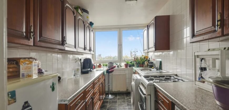 3 bed flat for sale Longland Court, Avondale Square SE1, London,