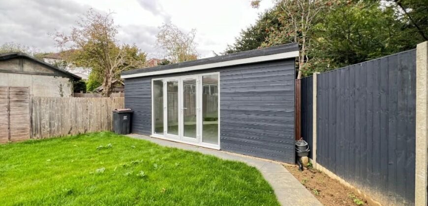 Oakleigh Gardens, Orpington, Kent, BR6