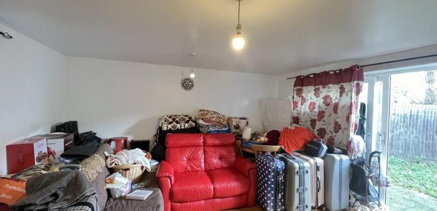 Miles Drive, London, SE28