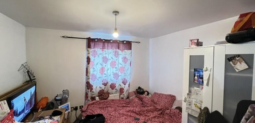 Miles Drive, London, SE28