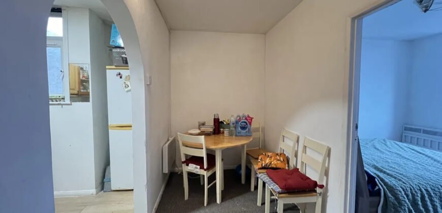 2 bed flat to rent Perry Hill, London SE6