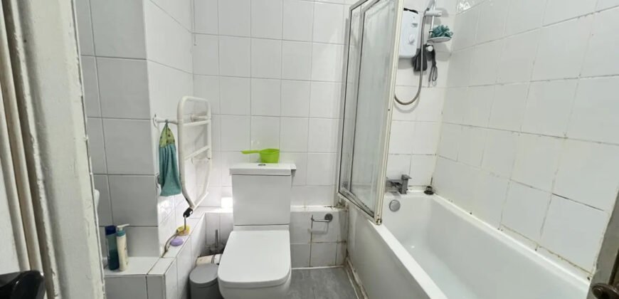 2 bed flat to rent Perry Hill, London SE6